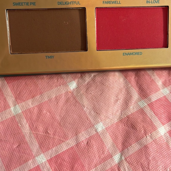 🎈SALE🎈🎀#36.MAKEUP BUNDLE🎀 - Picture 6 of 17